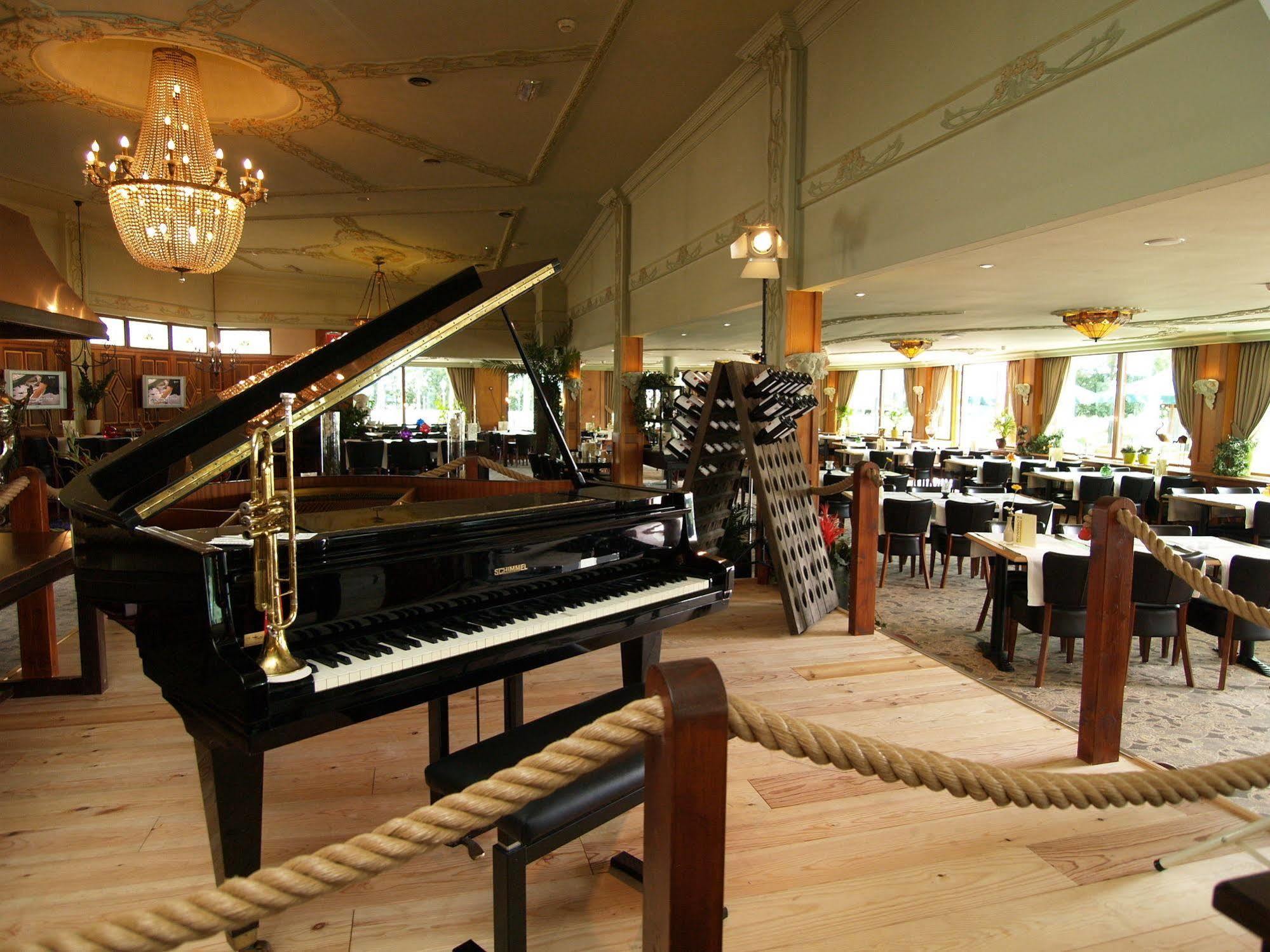 Amicitia Hotel Sneek Exterior foto